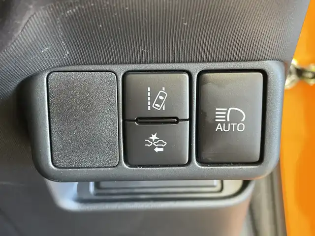 トヨタ アクア クロスオーバー 新潟県 2019(平31)年 1.5万km オレンジパールクリスタルシャイン 純正メモリナビ【NSZT-W68T】/　フルセグTV/Bluetooth/CD/DVD/トヨタセーフティセンス/・プリクラッシュセーフティ/・レーントレーシングアシスト/・レーンディパーチャーアラート/・レーダークルーズコントロール/・ロードサインアシスト/・オートマチックハイビーム/ハーフレザーシート/前席シートヒーター/前後コーナーセンサー/前後ドライブレコーダー/バックモニター/ビルトインETC/モデリスタアルミホイール/横滑り防止装置/LEDヘッドライト/オートマチックハイビーム/レザーステアリング/ステアリングスイッチ/禁煙車