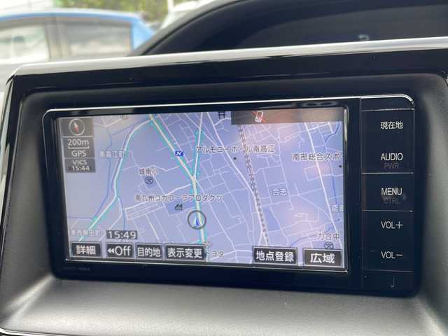 トヨタ ヴォクシー 熊本県 2014(平26)年 13.7万km ホワイトパールクリスタルシャイン (株)IDOMが運営する【じしゃロン熊本店】の自社ローン対象車両になります。こちらは現金ご利用時の価格です。自社ローンご希望の方は別途その旨お申付け下さい。/純正ナビ（NSZT-W64）/バックカメラ/純正フリップダウンモニター/DVD/CD/Bluetooth接続/ビルトインETC/両側パワースライドドア/コーナーセンサー/LEDヘッドライト/オートライト/スマートキー