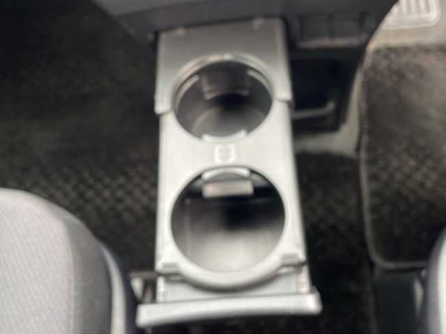 トヨタ ヴォクシー 熊本県 2014(平26)年 13.7万km ホワイトパールクリスタルシャイン (株)IDOMが運営する【じしゃロン熊本店】の自社ローン対象車両になります。こちらは現金ご利用時の価格です。自社ローンご希望の方は別途その旨お申付け下さい。/純正ナビ（NSZT-W64）/バックカメラ/純正フリップダウンモニター/DVD/CD/Bluetooth接続/ビルトインETC/両側パワースライドドア/コーナーセンサー/LEDヘッドライト/オートライト/スマートキー