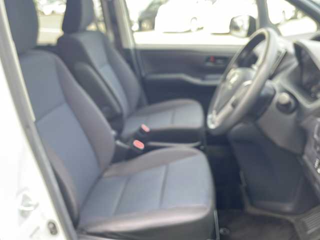 トヨタ ヴォクシー 熊本県 2014(平26)年 13.7万km ホワイトパールクリスタルシャイン (株)IDOMが運営する【じしゃロン熊本店】の自社ローン対象車両になります。こちらは現金ご利用時の価格です。自社ローンご希望の方は別途その旨お申付け下さい。/純正ナビ（NSZT-W64）/バックカメラ/純正フリップダウンモニター/DVD/CD/Bluetooth接続/ビルトインETC/両側パワースライドドア/コーナーセンサー/LEDヘッドライト/オートライト/スマートキー