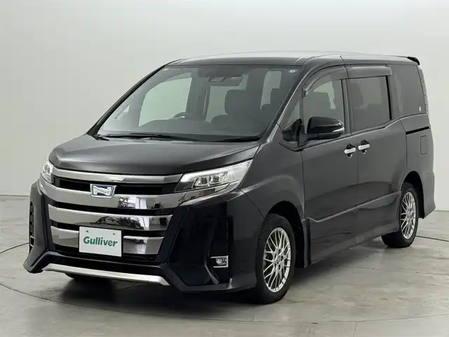 トヨタ ノア ハイブリッド Si ダブルバイビーⅡ 福岡県 2020(令2)年 5.3万km ブラック アルパイン後席モニター／ナビ　/バックカメラ　/ＥＴＣ　/前後ドラレコ　/クルーズコントロール　/コーナーセンサー　/衝突軽減ブレーキ　/レーンキープ　/アクセル踏み間違い防止　/両側電動スライドドア　/シートヒーター