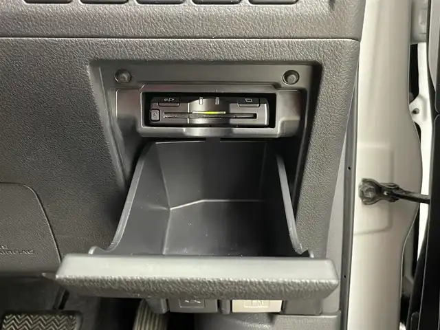 トヨタ ヴェルファイア 3．5Z 大分県 2009(平21)年 9.6万km ホワイトパールクリスタルシャイン 純正HDDナビ/（CD/DVD/Bluetooth）/バックカメラ/両側パワースライドドア/クルーズコントロール/ビルトインETC/クリアランスソナー/ウッドコンビステアリング/ステアリングスイッチ/スマートキープッシュスタート/純正アルミホイール/オートライト