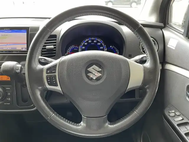 スズキ ワゴンＲ スティングレー T 岐阜県 2011(平23)年 8.3万km シルキーシルバーメタリック 4WD/スマートキー/SDナビ/【Bluetooth．CD.DVD.AM/FM．TV】/ETC/バックカメラ/純正アルミホイール/ベンチシート/シートヒーター/オートライト/フォグライト/ドアバイザー/ウィンカーミラー/保証書/取扱説明書/スペアキー