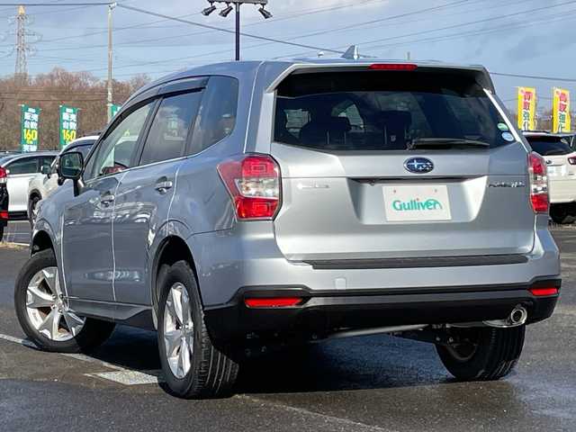 スバル フォレスター 2．0i－L アイサイト 道央・札幌 2015(平27)年 6.4万km アイスシルバーメタリック ４WD/社外メモリーナビ/CD/DVD/BT/フルセグ/アイサイト/衝突被害軽減ブレーキ/横滑り防止装置/レーダークルーズコントロール/レーンキープアシスト/XMODE/SI-DRIVE/バックカメラ/ビルトインETC/アイドリングストップ/前席シートヒーター/革巻きステアリング/ステアリングリモコン/パドルシフト/プッシュスタート/スマートキー/LEDヘッドライト/オートライト/フォグランプ/電動格納ミラー/ウィンカーミラー/純正フロアマット/ドアバイザー