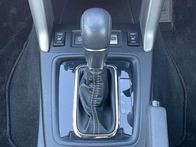 スバル フォレスター 2．0i－L アイサイト 道央・札幌 2015(平27)年 6.4万km アイスシルバーメタリック ４WD/社外メモリーナビ/CD/DVD/BT/フルセグ/アイサイト/衝突被害軽減ブレーキ/横滑り防止装置/レーダークルーズコントロール/レーンキープアシスト/XMODE/SI-DRIVE/バックカメラ/ビルトインETC/アイドリングストップ/前席シートヒーター/革巻きステアリング/ステアリングリモコン/パドルシフト/プッシュスタート/スマートキー/LEDヘッドライト/オートライト/フォグランプ/電動格納ミラー/ウィンカーミラー/純正フロアマット/ドアバイザー