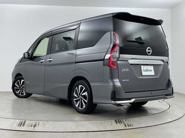 日産 セレナ ハイウェイスター V 埼玉県 2022(令4)年 3万km ダークメタルグレー 純正ナビ/(Bluetooth/CD/DVD/Blu-ray/USB/AM/FM)/地デジワンセグ/全方位カメラ/ドライブレコーダー/ETC/プロパイロット/ブラインドスポットモニター/車線逸脱警報/衝突軽減ブレーキ/標識認識機能/電子パーキングシステム/オートブレーキホールド/デジタルインナーミラー/ロールサンシェード/プッシュスタート/ステアリングリモコン/ウィンカーミラー/フロントフォグランプ/純正フロアマット/純正ドアバイザー/純正16インチアルミホイール