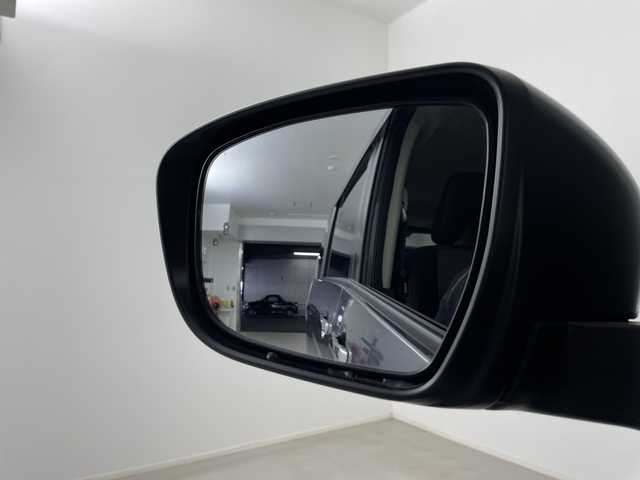 日産 セレナ ハイウェイスター V 埼玉県 2022(令4)年 3万km ダークメタルグレー 純正ナビ/(Bluetooth/CD/DVD/Blu-ray/USB/AM/FM)/地デジワンセグ/全方位カメラ/ドライブレコーダー/ETC/プロパイロット/ブラインドスポットモニター/車線逸脱警報/衝突軽減ブレーキ/標識認識機能/電子パーキングシステム/オートブレーキホールド/デジタルインナーミラー/ロールサンシェード/プッシュスタート/ステアリングリモコン/ウィンカーミラー/フロントフォグランプ/純正フロアマット/純正ドアバイザー/純正16インチアルミホイール