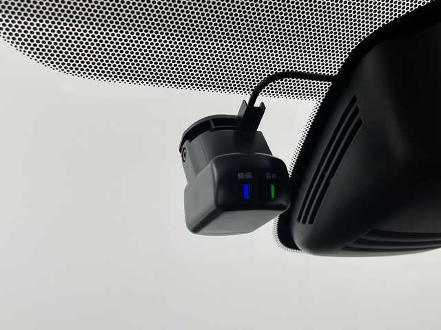 日産 セレナ ハイウェイスター V 埼玉県 2022(令4)年 3万km ダークメタルグレー 純正ナビ/(Bluetooth/CD/DVD/Blu-ray/USB/AM/FM)/地デジワンセグ/全方位カメラ/ドライブレコーダー/ETC/プロパイロット/ブラインドスポットモニター/車線逸脱警報/衝突軽減ブレーキ/標識認識機能/電子パーキングシステム/オートブレーキホールド/デジタルインナーミラー/ロールサンシェード/プッシュスタート/ステアリングリモコン/ウィンカーミラー/フロントフォグランプ/純正フロアマット/純正ドアバイザー/純正16インチアルミホイール