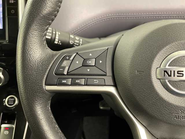 日産 セレナ ハイウェイスター V 埼玉県 2022(令4)年 3万km ダークメタルグレー 純正ナビ/(Bluetooth/CD/DVD/Blu-ray/USB/AM/FM)/地デジワンセグ/全方位カメラ/ドライブレコーダー/ETC/プロパイロット/ブラインドスポットモニター/車線逸脱警報/衝突軽減ブレーキ/標識認識機能/電子パーキングシステム/オートブレーキホールド/デジタルインナーミラー/ロールサンシェード/プッシュスタート/ステアリングリモコン/ウィンカーミラー/フロントフォグランプ/純正フロアマット/純正ドアバイザー/純正16インチアルミホイール