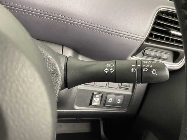 日産 セレナ ハイウェイスター V 埼玉県 2022(令4)年 3万km ダークメタルグレー 純正ナビ/(Bluetooth/CD/DVD/Blu-ray/USB/AM/FM)/地デジワンセグ/全方位カメラ/ドライブレコーダー/ETC/プロパイロット/ブラインドスポットモニター/車線逸脱警報/衝突軽減ブレーキ/標識認識機能/電子パーキングシステム/オートブレーキホールド/デジタルインナーミラー/ロールサンシェード/プッシュスタート/ステアリングリモコン/ウィンカーミラー/フロントフォグランプ/純正フロアマット/純正ドアバイザー/純正16インチアルミホイール