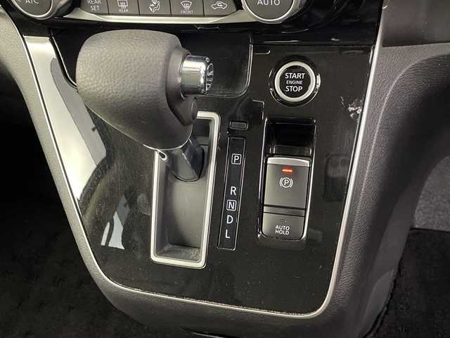 日産 セレナ ハイウェイスター V 埼玉県 2022(令4)年 3万km ダークメタルグレー 純正ナビ/(Bluetooth/CD/DVD/Blu-ray/USB/AM/FM)/地デジワンセグ/全方位カメラ/ドライブレコーダー/ETC/プロパイロット/ブラインドスポットモニター/車線逸脱警報/衝突軽減ブレーキ/標識認識機能/電子パーキングシステム/オートブレーキホールド/デジタルインナーミラー/ロールサンシェード/プッシュスタート/ステアリングリモコン/ウィンカーミラー/フロントフォグランプ/純正フロアマット/純正ドアバイザー/純正16インチアルミホイール