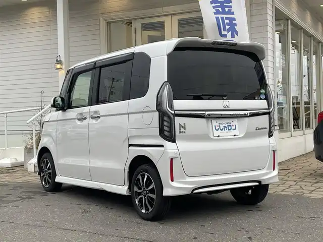 ホンダ Ｎ ＢＯＸ カスタム G L ホンダセンシング 秋田県 2019(令1)年 13.3万km プラチナホワイトパール (株)IDOMが運営する【じしゃロン秋田店】の自社ローン対象車両になります。こちらは現金ご利用時の価格です。自社ローンご希望の方は別途その旨お申付け下さい。/Honda SENSING/衝突軽減ブレーキ（CMBS）/誤発進抑制機能/後方誤発進抑制機能/近距離衝突軽減ブレーキ/歩行者事故低減ステアリング/路外逸脱抑制機能/アダプティブクルーズコントロール（ACC）/車線維持支援システム（LKAS）/先行車発進お知らせ機能/標識認識機能/オートハイビーム/パーキングセンサーシステム/純正SDナビ【CD/DVD/Bluetooth/Apple CarPlay/SD/USB/Music Rack/AUX/iPod】/バックカメラ/フルセグTV/ETC/両側パワースライドドア/前席シートヒーター