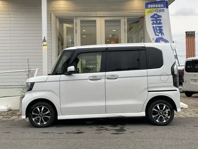 ホンダ Ｎ ＢＯＸ カスタム G L ホンダセンシング 秋田県 2019(令1)年 13.3万km プラチナホワイトパール (株)IDOMが運営する【じしゃロン秋田店】の自社ローン対象車両になります。こちらは現金ご利用時の価格です。自社ローンご希望の方は別途その旨お申付け下さい。/Honda SENSING/衝突軽減ブレーキ（CMBS）/誤発進抑制機能/後方誤発進抑制機能/近距離衝突軽減ブレーキ/歩行者事故低減ステアリング/路外逸脱抑制機能/アダプティブクルーズコントロール（ACC）/車線維持支援システム（LKAS）/先行車発進お知らせ機能/標識認識機能/オートハイビーム/パーキングセンサーシステム/純正SDナビ【CD/DVD/Bluetooth/Apple CarPlay/SD/USB/Music Rack/AUX/iPod】/バックカメラ/フルセグTV/ETC/両側パワースライドドア/前席シートヒーター