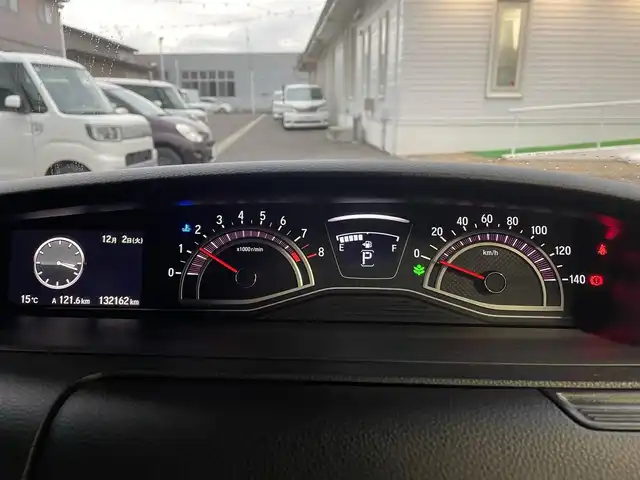 ホンダ Ｎ ＢＯＸ カスタム G L ホンダセンシング 秋田県 2019(令1)年 13.3万km プラチナホワイトパール (株)IDOMが運営する【じしゃロン秋田店】の自社ローン対象車両になります。こちらは現金ご利用時の価格です。自社ローンご希望の方は別途その旨お申付け下さい。/Honda SENSING/衝突軽減ブレーキ（CMBS）/誤発進抑制機能/後方誤発進抑制機能/近距離衝突軽減ブレーキ/歩行者事故低減ステアリング/路外逸脱抑制機能/アダプティブクルーズコントロール（ACC）/車線維持支援システム（LKAS）/先行車発進お知らせ機能/標識認識機能/オートハイビーム/パーキングセンサーシステム/純正SDナビ【CD/DVD/Bluetooth/Apple CarPlay/SD/USB/Music Rack/AUX/iPod】/バックカメラ/フルセグTV/ETC/両側パワースライドドア/前席シートヒーター