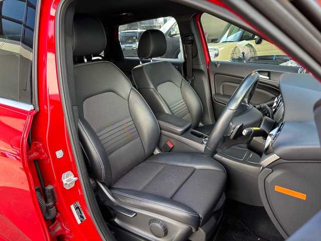 メルセデス・ベンツ Ｂ１８０ 福岡県 2017(平29)年 5.9万km ジュピターレッド 純正ナビ/FM/AM/DISC/Bluetooth/TV（フルセグ/パドルシフト/ハンズフリー/オートライト/アイドリングストップ/純正フロアマット/シートヒーター（D/N)/アクティブブレーキアシスト/パーキングパイロット/アテンションアシスト/ダイナミックセレクト/パーキングアシスト/プッシュスタート