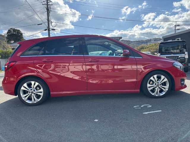 メルセデス・ベンツ Ｂ１８０ 福岡県 2017(平29)年 5.9万km ジュピターレッド 純正ナビ/FM/AM/DISC/Bluetooth/TV（フルセグ/パドルシフト/ハンズフリー/オートライト/アイドリングストップ/純正フロアマット/シートヒーター（D/N)/アクティブブレーキアシスト/パーキングパイロット/アテンションアシスト/ダイナミックセレクト/パーキングアシスト/プッシュスタート