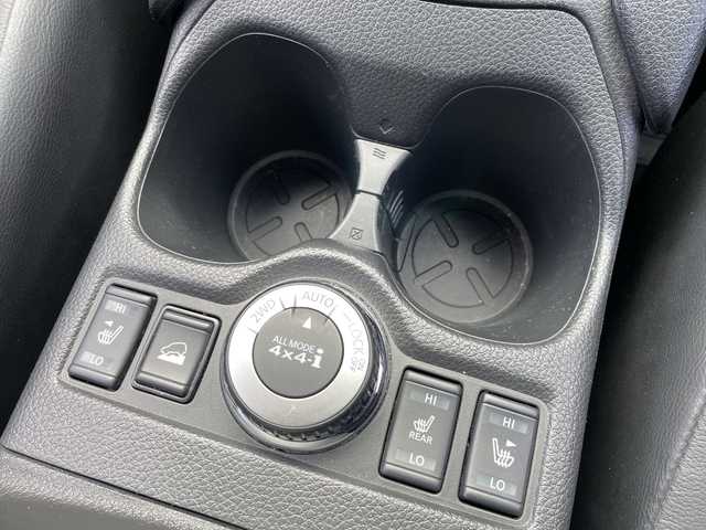 日産 エクストレイル 20Xi Vセレクション 神奈川県 2021(令3)年 2.2万km ガーネットレッド ワンオーナー/インテリジェント4×4/プロパイロット/純正SDナビ/・ワンセグ/CD/DVD/BT/USB/AUX/インテリジェントアラウンドビューモニター/インテリジェントルームミラー/クリアランスソナー/カブロンシート/全席シートヒーター/前席パワーシート/パワーバックドア/ビルトインETC/前方ドライブレコーダー/ビークルダイナミクスコントロール/セーフティシールド/・インテリジェントエマージェンシーブレーキ/・車線逸脱警報/・後側方車両検知警報/アドバンスドヒルディセントコントロール/インテリジェントDA（ふらつき警報）/コーナリングスタビリティアシスト/アクティブエンジンブレーキ/革巻きステアリング/MTモード付AT/純正18インチAW/オートライト/オートマチックハイビーム/純正LEDヘッドライト/フォグランプ/アイドリングストップ/プッシュEgスタート/ストップ/インテリジェントキー×2/ターンランプ付電動格納ドアミラー/ヒーテッドドアミラー/純正フロアマット/取扱説明書/ナビ取扱説明書/新車時保証書