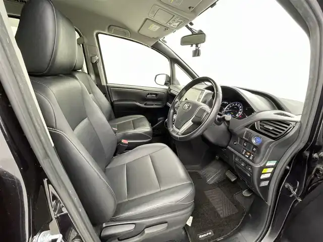 トヨタ エスクァイア ハイブリッド Gi 熊本県 2015(平27)年 8万km スパークリングブラックパールクリスタルシャイン 社外ナビEX10（ＣＤ・ＤＶＤ・フルセグ・ＢＴ・ＳＤ）/バックカメラ　/社外前方ドライブレコーダー　/アルパインフリップダウンモニター/ビルトインＥＴＣ　/両側パワースライドドア　/前席シートヒーター　/クルーズコントロール　/置くだけ充電/横滑り防止/先行車発進お知らせ/トラクションコントール/純正フロアマット/純正１５インチAW/オートライト/LEDヘッドライト/フォグライト/スマートキー/プッシュスタート/スペアキー1本/保証書/取扱説明書