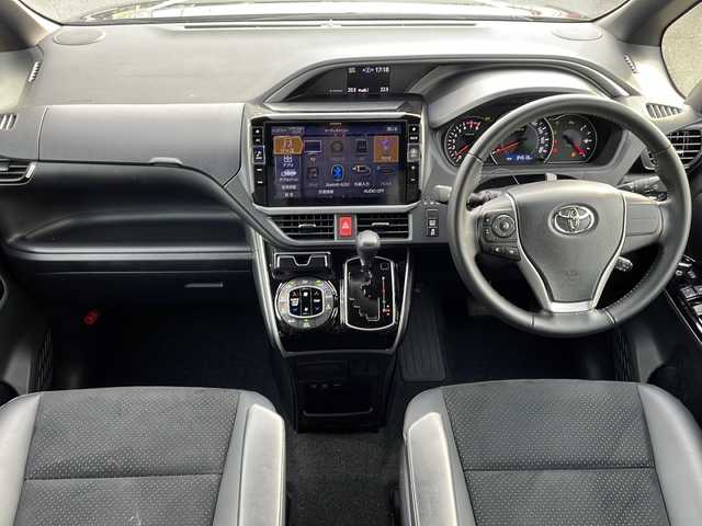 トヨタ ヴォクシー ZS 煌Ⅲ 宮城県 2021(令3)年 3.5万km ブラック ALPIBE10型フリップダウンモニター/Toyota Safety Sense P	/・プリクラッシュセーフティ	/・レーンディパーチャーアラート	/・オートマチックハイビーム	/・クリアランスソナー/クルーズコントロール/ALPINE11型ナビ/・CD.DVD.SD.USB.BT.HDMI/フルセグTV/バックカメラ/社外エアロパーツ（F.S.R）/スピードマフラー/両側パワースライドドア/ハーフレザーシート/社外ドライブレコーダー（FR）/ビルトインETC/プッシュスタート/スマートキー/横滑り防止装置/アイドリングストップ/LEDヘッドライト/イエローフォグランプ/社外18inAW/ロールサンシェード/シートバックテーブル
