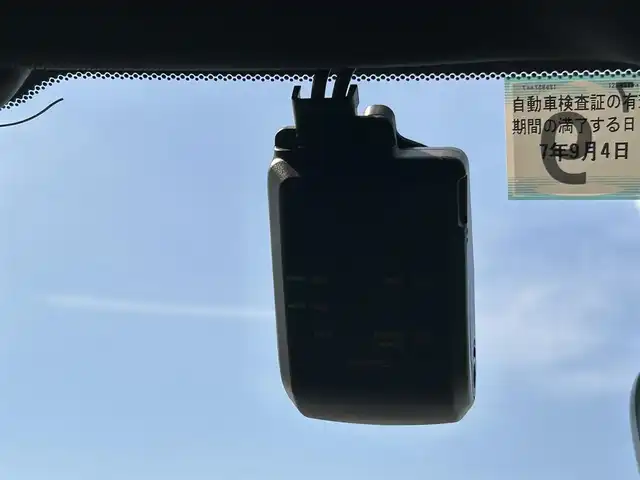 ホンダ シビック e:HEV 岡山県 2022(令4)年 2万km プラチナホワイトパール 登録時走行距離19985km/純正9インチナビ/フルセグTV/（AM.FM.BT)/バックカメラ/ビルトインETC2.0/衝突被害軽減ブレーキ/前後ドライブレコーダー/レーンキープアシスト/横滑り防止装置/クリアランスソナー/レーダークルーズコントロール/ブラインドスポットモニター/置くだけ充電/シートヒーター/BOSEプレミアムサウンド/オートマチックハイビーム/オートライト/LEDライト/18インチ純正AW/Bluetooth/アイドリングストップ/ドライブモードスイッチ/アジャイルハンドリングアシスト/パワーシート/カーテンエアバック