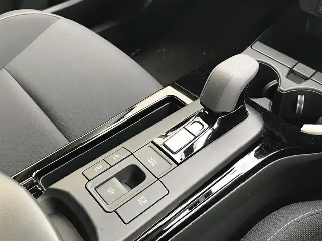 トヨタ プリウス U 富山県 2023(令5)年 2.6万km プラチナホワイトパールマイカ 純正ディスプレイオーディオ/Bluetooth/全周囲カメラ/ドライブレコーダー/プリクラッシュセーフティ/クリアランスソナー/レーンキープアシスト/レーダークルーズコントロール/革巻きステアリング/ステアリングスイッチ/シートヒーター/ステアリンヒーター/プッシュスタート/スマートキー/ETC2.0