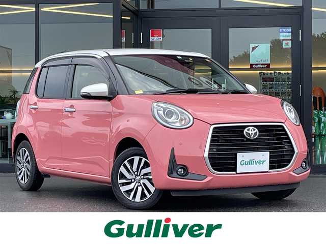 トヨタ パッソ モーダ　チャーム 栃木県 2023(令5)年 1.5万km ピンクⅡ スマートアシスト3/・衝突回避支援ブレーキ/・誤発進抑制制御機能/・車線逸脱警報機能/・オートハイビーム/・先行車発進お知らせ機能/純正メモリナビ/TV/AM/FM/CD/Bluetooth/全方位カメラ/ETC/前後ドライブレコーダー/ハーフレザーシート/シートヒーター/スマートキー×2/LEDヘッドライト/LEDフォグランプ/アイドリングストップ/コーナーセンサー/純正14インチAW