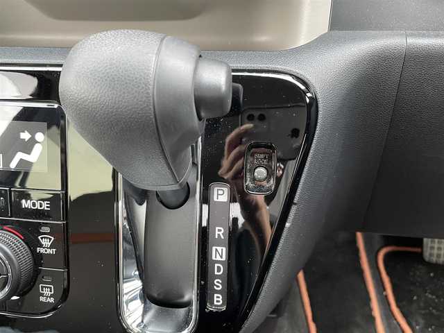 トヨタ パッソ モーダ　チャーム 栃木県 2023(令5)年 1.5万km ピンクⅡ スマートアシスト3/・衝突回避支援ブレーキ/・誤発進抑制制御機能/・車線逸脱警報機能/・オートハイビーム/・先行車発進お知らせ機能/純正メモリナビ/TV/AM/FM/CD/Bluetooth/全方位カメラ/ETC/前後ドライブレコーダー/ハーフレザーシート/シートヒーター/スマートキー×2/LEDヘッドライト/LEDフォグランプ/アイドリングストップ/コーナーセンサー/純正14インチAW