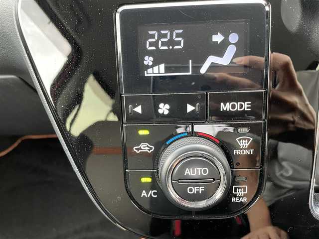 トヨタ パッソ モーダ　チャーム 栃木県 2023(令5)年 1.5万km ピンクⅡ スマートアシスト3/・衝突回避支援ブレーキ/・誤発進抑制制御機能/・車線逸脱警報機能/・オートハイビーム/・先行車発進お知らせ機能/純正メモリナビ/TV/AM/FM/CD/Bluetooth/全方位カメラ/ETC/前後ドライブレコーダー/ハーフレザーシート/シートヒーター/スマートキー×2/LEDヘッドライト/LEDフォグランプ/アイドリングストップ/コーナーセンサー/純正14インチAW