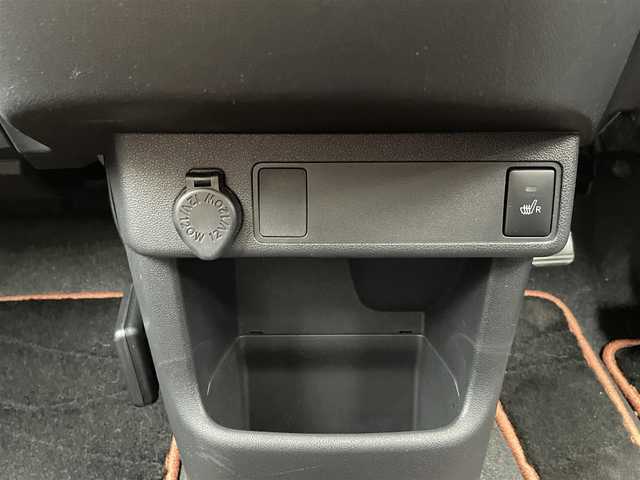 トヨタ パッソ モーダ　チャーム 栃木県 2023(令5)年 1.5万km ピンクⅡ スマートアシスト3/・衝突回避支援ブレーキ/・誤発進抑制制御機能/・車線逸脱警報機能/・オートハイビーム/・先行車発進お知らせ機能/純正メモリナビ/TV/AM/FM/CD/Bluetooth/全方位カメラ/ETC/前後ドライブレコーダー/ハーフレザーシート/シートヒーター/スマートキー×2/LEDヘッドライト/LEDフォグランプ/アイドリングストップ/コーナーセンサー/純正14インチAW