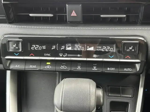 トヨタ ノア ハイブリッド S－Z 栃木県 2023(令5)年 3.4万km ホワイトパールクリスタルシャイン トヨタセーフティセンス/・プリクラッシュセーフティ/・レーンディパーチャーアラート/・レーントレーシングアシスト/・レーダークルーズコントロール/・オートマッチックハイビーム/・ロードサインアシスト/・ドライバー異常時対応システム/・プロアクティブドライビングアシスト/・発信遅れ告知機能/純正8インチディスプレイオーディオ/バックカメラ/ビルトインETC2.0/両側パワースライドドア/アクセサリーコンセント/クリアランスソナー/LEDヘッドライト/フォグランプ/ハーフレザーシート/シートヒーター/スマートキー