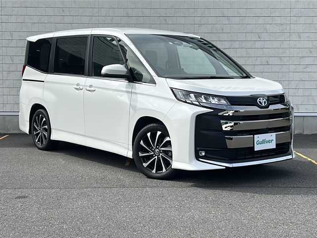 トヨタ ノア ハイブリッド S－Z 茨城県 2023(令5)年 3.4万km ホワイトパールクリスタルシャイン Toyota Safety Sense/プリクラッシュセーフティ/パーキングサポートブレーキ/プロアクティブドライビングアシスト/レーンディパーチャーアラート/ロードサインアシスト/駐車支援システム/純正ディスプレイオーディオ/バックカメラ/Bluetooth/レーダークルーズコントロール/両側パワースライドドア/ハーフレザーシート/シートヒーター/純正17インチアルミホイール/LEDオートライト/オートマチックハイビーム/コーナーセンサー/ドライブレコーダー/スマートキー/ETC