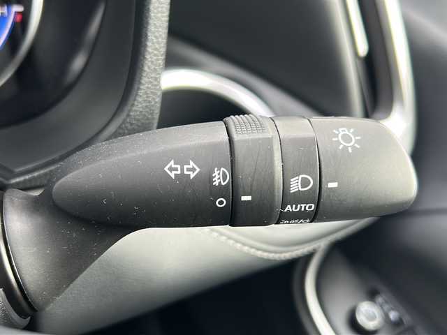 トヨタ ノア ハイブリッド S－Z 茨城県 2023(令5)年 3.4万km ホワイトパールクリスタルシャイン Toyota Safety Sense/プリクラッシュセーフティ/パーキングサポートブレーキ/プロアクティブドライビングアシスト/レーンディパーチャーアラート/ロードサインアシスト/駐車支援システム/純正ディスプレイオーディオ/バックカメラ/Bluetooth/レーダークルーズコントロール/両側パワースライドドア/ハーフレザーシート/シートヒーター/純正17インチアルミホイール/LEDオートライト/オートマチックハイビーム/コーナーセンサー/ドライブレコーダー/スマートキー/ETC