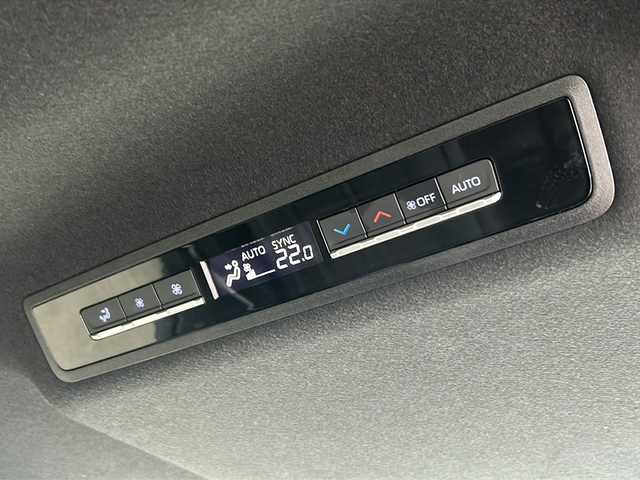 トヨタ ノア ハイブリッド S－Z 茨城県 2023(令5)年 3.4万km ホワイトパールクリスタルシャイン Toyota Safety Sense/プリクラッシュセーフティ/パーキングサポートブレーキ/プロアクティブドライビングアシスト/レーンディパーチャーアラート/ロードサインアシスト/駐車支援システム/純正ディスプレイオーディオ/バックカメラ/Bluetooth/レーダークルーズコントロール/両側パワースライドドア/ハーフレザーシート/シートヒーター/純正17インチアルミホイール/LEDオートライト/オートマチックハイビーム/コーナーセンサー/ドライブレコーダー/スマートキー/ETC