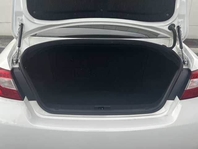 日産 フーガ ハイブリッド 埼玉県 2012(平24)年 7万km クリスタルホワイトパール (株)IDOMが運営する【じしゃロン熊谷店】の自社ローン専用車両になりますこちらは現金またはオートローンご利用時の価格です。自社ローンご希望の方は別途その旨お申付け下さい/純正ナビ/（ワンセグTV/Bluetooth/CD/DVD/AM/FM/）/ETC/バックカメラ/クルーズコントロール/オートライト/運転席ポジションメモリ/前席パワーシート/フォグランプ/HIDヘッドライト/ドアバイザー/純正AW/純正フロアマット/カーテンエアバッグ/車両・ナビ取扱説明書/保証書