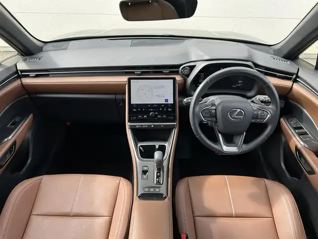 レクサス ＬＢＸ リラックス 茨城県 2024(令6)年 0.9万km ブラックマイカ フルモデリスタエアロ/メーカーOPナビ/　(AM/FM/BT)/フルセグ/全方位カメラ/ETC2.0/レーダークルーズコントロール/茶革シート/パドルシフト/プッシュスタート/パワーシート/シートヒーター/ハンドルヒーター/純正フロアマット/純正18インチアルミホイール