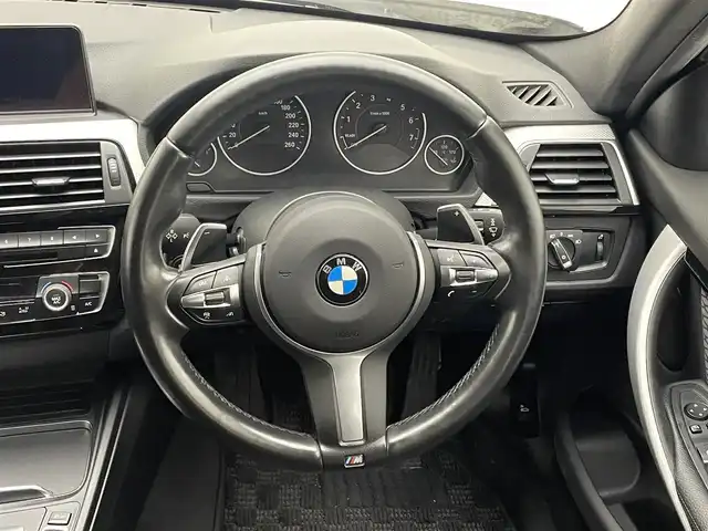 ＢＭＷ ３２０ｉ Mスポーツ 兵庫県 2018(平30)年 6.6万km アルピンホワイトⅢ 衝突軽減ブレーキ/純正ナビ/（CD＆DVD＆BT＆USB）/バックカメラ/パワーシート/コーナーセンサー/純正ETC/前後ドラレコ/スマートキー/プッシュスタート/純正アルミホイール/フロアマット/オートライト/LEDライト/スマートキー/プッシュスタート