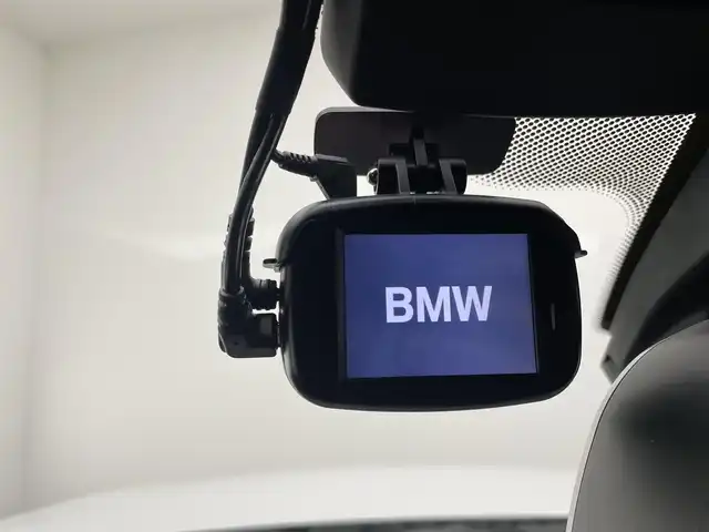 ＢＭＷ ３２０ｉ Mスポーツ 兵庫県 2018(平30)年 6.6万km アルピンホワイトⅢ 衝突軽減ブレーキ/純正ナビ/（CD＆DVD＆BT＆USB）/バックカメラ/パワーシート/コーナーセンサー/純正ETC/前後ドラレコ/スマートキー/プッシュスタート/純正アルミホイール/フロアマット/オートライト/LEDライト/スマートキー/プッシュスタート