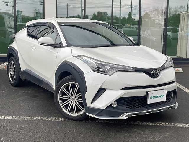 トヨタ Ｃ－ＨＲ G－T 道東・釧路十勝 2017(平29)年 7.4万km ホワイトパールクリスタルシャイン ・４WD/・寒冷地仕様/・社外SDメモリナビ/（CD・DVD・BT・ラジオ・HDMI・フルセグ）/・バックカメラ/・ETC/・純正エンジンスターター/・ハーフレザーシート/・前席シートヒーター/・レーダークルーズコントロール/・電動パーキング/・オートブレーキホールド/・MTモード付AT/・スマートキー/・プッシュスタート/・横滑り防止装置/・前後コーナーセンサー/・レーンキープアシスト/・オートライト/・LEDヘッドライト/・オートマチックハイビーム/・保証書/・取扱説明書