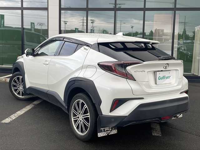 トヨタ Ｃ－ＨＲ G－T 道東・釧路十勝 2017(平29)年 7.4万km ホワイトパールクリスタルシャイン ・４WD/・寒冷地仕様/・社外SDメモリナビ/（CD・DVD・BT・ラジオ・HDMI・フルセグ）/・バックカメラ/・ETC/・純正エンジンスターター/・ハーフレザーシート/・前席シートヒーター/・レーダークルーズコントロール/・電動パーキング/・オートブレーキホールド/・MTモード付AT/・スマートキー/・プッシュスタート/・横滑り防止装置/・前後コーナーセンサー/・レーンキープアシスト/・オートライト/・LEDヘッドライト/・オートマチックハイビーム/・保証書/・取扱説明書