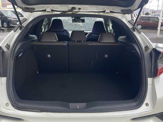 トヨタ Ｃ－ＨＲ G－T 道東・釧路十勝 2017(平29)年 7.4万km ホワイトパールクリスタルシャイン ・４WD/・寒冷地仕様/・社外SDメモリナビ/（CD・DVD・BT・ラジオ・HDMI・フルセグ）/・バックカメラ/・ETC/・純正エンジンスターター/・ハーフレザーシート/・前席シートヒーター/・レーダークルーズコントロール/・電動パーキング/・オートブレーキホールド/・MTモード付AT/・スマートキー/・プッシュスタート/・横滑り防止装置/・前後コーナーセンサー/・レーンキープアシスト/・オートライト/・LEDヘッドライト/・オートマチックハイビーム/・保証書/・取扱説明書