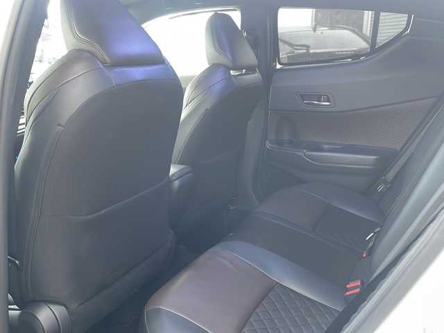 トヨタ Ｃ－ＨＲ G－T 道東・釧路十勝 2017(平29)年 7.4万km ホワイトパールクリスタルシャイン ・４WD/・寒冷地仕様/・社外SDメモリナビ/（CD・DVD・BT・ラジオ・HDMI・フルセグ）/・バックカメラ/・ETC/・純正エンジンスターター/・ハーフレザーシート/・前席シートヒーター/・レーダークルーズコントロール/・電動パーキング/・オートブレーキホールド/・MTモード付AT/・スマートキー/・プッシュスタート/・横滑り防止装置/・前後コーナーセンサー/・レーンキープアシスト/・オートライト/・LEDヘッドライト/・オートマチックハイビーム/・保証書/・取扱説明書