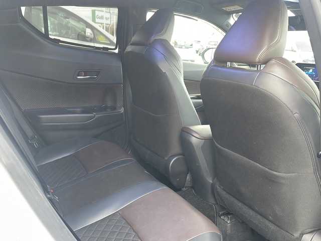 トヨタ Ｃ－ＨＲ G－T 道東・釧路十勝 2017(平29)年 7.4万km ホワイトパールクリスタルシャイン ・４WD/・寒冷地仕様/・社外SDメモリナビ/（CD・DVD・BT・ラジオ・HDMI・フルセグ）/・バックカメラ/・ETC/・純正エンジンスターター/・ハーフレザーシート/・前席シートヒーター/・レーダークルーズコントロール/・電動パーキング/・オートブレーキホールド/・MTモード付AT/・スマートキー/・プッシュスタート/・横滑り防止装置/・前後コーナーセンサー/・レーンキープアシスト/・オートライト/・LEDヘッドライト/・オートマチックハイビーム/・保証書/・取扱説明書