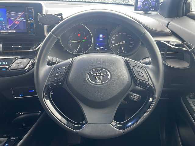 トヨタ Ｃ－ＨＲ G－T 道東・釧路十勝 2017(平29)年 7.4万km ホワイトパールクリスタルシャイン ・４WD/・寒冷地仕様/・社外SDメモリナビ/（CD・DVD・BT・ラジオ・HDMI・フルセグ）/・バックカメラ/・ETC/・純正エンジンスターター/・ハーフレザーシート/・前席シートヒーター/・レーダークルーズコントロール/・電動パーキング/・オートブレーキホールド/・MTモード付AT/・スマートキー/・プッシュスタート/・横滑り防止装置/・前後コーナーセンサー/・レーンキープアシスト/・オートライト/・LEDヘッドライト/・オートマチックハイビーム/・保証書/・取扱説明書