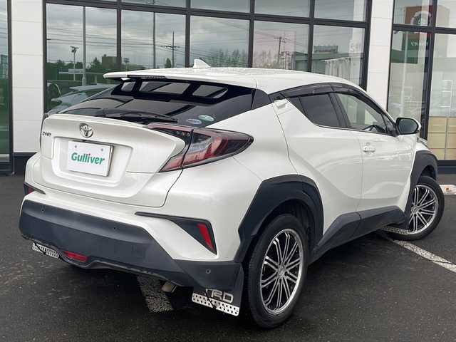 トヨタ Ｃ－ＨＲ G－T 道東・釧路十勝 2017(平29)年 7.4万km ホワイトパールクリスタルシャイン ・４WD/・寒冷地仕様/・社外SDメモリナビ/（CD・DVD・BT・ラジオ・HDMI・フルセグ）/・バックカメラ/・ETC/・純正エンジンスターター/・ハーフレザーシート/・前席シートヒーター/・レーダークルーズコントロール/・電動パーキング/・オートブレーキホールド/・MTモード付AT/・スマートキー/・プッシュスタート/・横滑り防止装置/・前後コーナーセンサー/・レーンキープアシスト/・オートライト/・LEDヘッドライト/・オートマチックハイビーム/・保証書/・取扱説明書