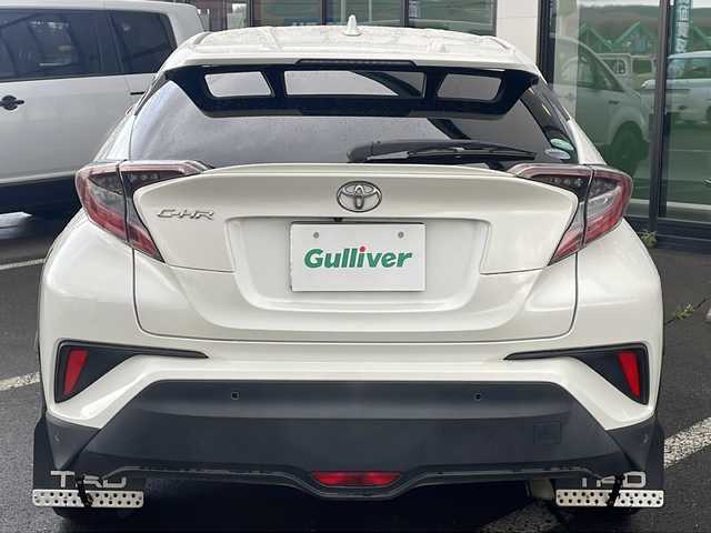 トヨタ Ｃ－ＨＲ G－T 道東・釧路十勝 2017(平29)年 7.4万km ホワイトパールクリスタルシャイン ・４WD/・寒冷地仕様/・社外SDメモリナビ/（CD・DVD・BT・ラジオ・HDMI・フルセグ）/・バックカメラ/・ETC/・純正エンジンスターター/・ハーフレザーシート/・前席シートヒーター/・レーダークルーズコントロール/・電動パーキング/・オートブレーキホールド/・MTモード付AT/・スマートキー/・プッシュスタート/・横滑り防止装置/・前後コーナーセンサー/・レーンキープアシスト/・オートライト/・LEDヘッドライト/・オートマチックハイビーム/・保証書/・取扱説明書