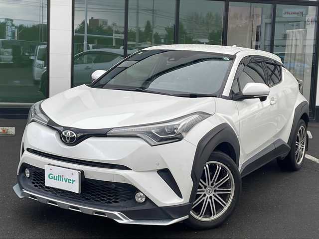 トヨタ Ｃ－ＨＲ G－T 道東・釧路十勝 2017(平29)年 7.4万km ホワイトパールクリスタルシャイン ・４WD/・寒冷地仕様/・社外SDメモリナビ/（CD・DVD・BT・ラジオ・HDMI・フルセグ）/・バックカメラ/・ETC/・純正エンジンスターター/・ハーフレザーシート/・前席シートヒーター/・レーダークルーズコントロール/・電動パーキング/・オートブレーキホールド/・MTモード付AT/・スマートキー/・プッシュスタート/・横滑り防止装置/・前後コーナーセンサー/・レーンキープアシスト/・オートライト/・LEDヘッドライト/・オートマチックハイビーム/・保証書/・取扱説明書