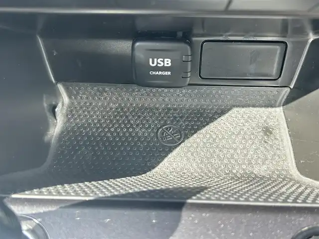 フォルクスワーゲン ザ・ビートル デザイン 大分県 2019(平31)年 8.1万km 赤 Volkswagen 純正ナビゲーションシステム/“716SDCW”【OP】/【Bluetooth/フルセグTV/DVD/CD/SD】/本革シート/前席シートヒーター/社外前後ドライブレコーダー/外部端子接続：USB/バックカメラ/スタティックコーナリングライト/ブラインドスポットディクション/ドライバー疲労検知システム/リアトラフィックアラート/ECS/ABS/ブレーキアシスト/バイセンキセノンヘッドライト【OP】/プッシュスタート/スマートキー2本/保証書/取扱説明書