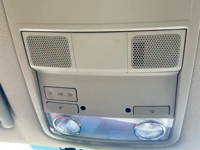 フォルクスワーゲン ザ・ビートル デザイン 大分県 2019(平31)年 8.1万km 赤 Volkswagen 純正ナビゲーションシステム/“716SDCW”【OP】/【Bluetooth/フルセグTV/DVD/CD/SD】/本革シート/前席シートヒーター/社外前後ドライブレコーダー/外部端子接続：USB/バックカメラ/スタティックコーナリングライト/ブラインドスポットディクション/ドライバー疲労検知システム/リアトラフィックアラート/ECS/ABS/ブレーキアシスト/バイセンキセノンヘッドライト【OP】/プッシュスタート/スマートキー2本/保証書/取扱説明書