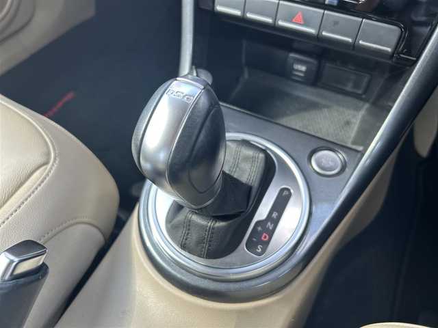 フォルクスワーゲン ザ・ビートル デザイン 大分県 2019(平31)年 8.1万km 赤 Volkswagen 純正ナビゲーションシステム/“716SDCW”【OP】/【Bluetooth/フルセグTV/DVD/CD/SD】/本革シート/前席シートヒーター/社外前後ドライブレコーダー/外部端子接続：USB/バックカメラ/スタティックコーナリングライト/ブラインドスポットディクション/ドライバー疲労検知システム/リアトラフィックアラート/ECS/ABS/ブレーキアシスト/バイセンキセノンヘッドライト【OP】/プッシュスタート/スマートキー2本/保証書/取扱説明書