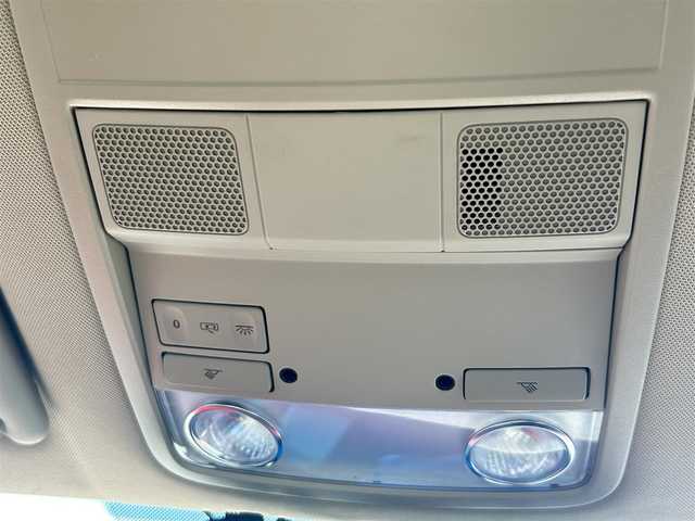 フォルクスワーゲン ザ・ビートル デザイン 大分県 2019(平31)年 8.1万km 赤 Volkswagen 純正ナビゲーションシステム/“716SDCW”【OP】/【Bluetooth/フルセグTV/DVD/CD/SD】/本革シート/前席シートヒーター/社外前後ドライブレコーダー/外部端子接続：USB/バックカメラ/スタティックコーナリングライト/ブラインドスポットディクション/ドライバー疲労検知システム/リアトラフィックアラート/ECS/ABS/ブレーキアシスト/バイセンキセノンヘッドライト【OP】/プッシュスタート/スマートキー2本/保証書/取扱説明書